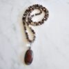 Achat („Botswana Achat“) -Mala (2) mit ovalem „Botswana Achat“-Anhänger