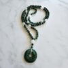 Budstone („Prasemquarz“) -Schneequarz-Mala mit Budstone-Donut