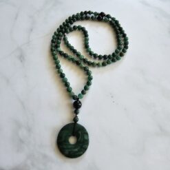 Budstone („Prasemquarz“) -Turmalin (schwarz) -Mala mit Budstone-Donut