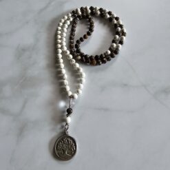 Magnesit-Opal (braun) -Mala (2) mit Edelstahlanhänger