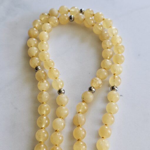 Calcit (orange, „Orangencalcit“) -Mala (3) mit Edelstahlanhänger – Bild 11