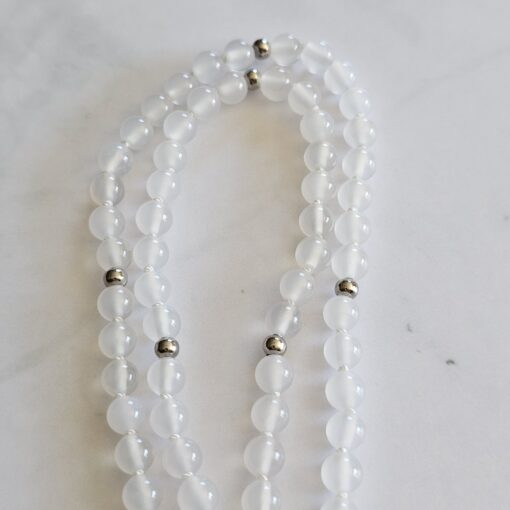 Achat (weiß, „Friedensachat“) -Mala (2) mit Kundl-Marmor-Anhänger – Bild 11