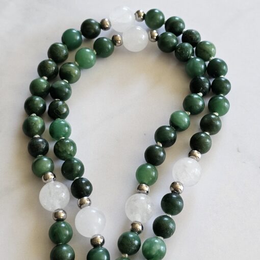 Budstone („Prasemquarz“) -Schneequarz-Mala mit Budstone-Donut – Bild 12