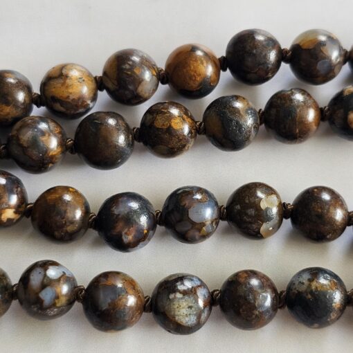 Opal (braun, brauner „Feuerspitzen“ Opal) -Mala mit kupferfarbenem Anhänger – Bild 12