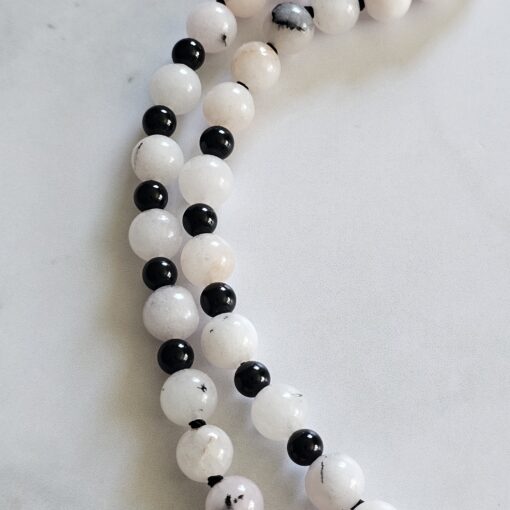 Jaspis („Kirschblüten-Jaspis“) -Turmalin (schwarz) -Mala mit Seidenquaste – Bild 13