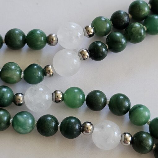 Budstone („Prasemquarz“) -Schneequarz-Mala mit Budstone-Donut – Bild 15