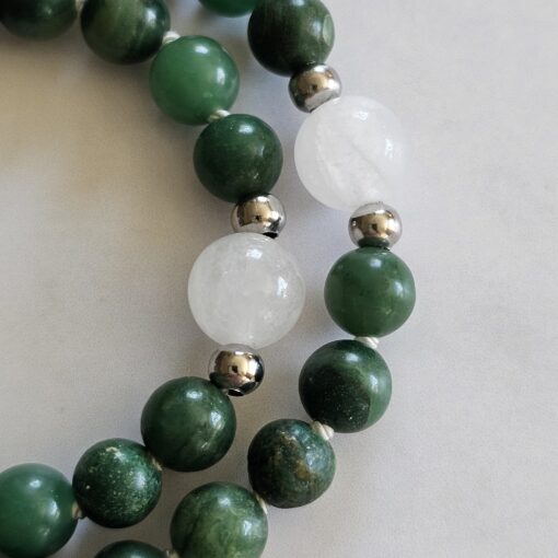 Budstone („Prasemquarz“) -Schneequarz-Mala mit Budstone-Donut – Bild 16