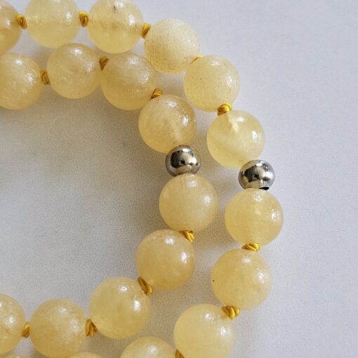 Calcit (orange, „Orangencalcit“) -Mala (3) mit Edelstahlanhänger – Bild 16