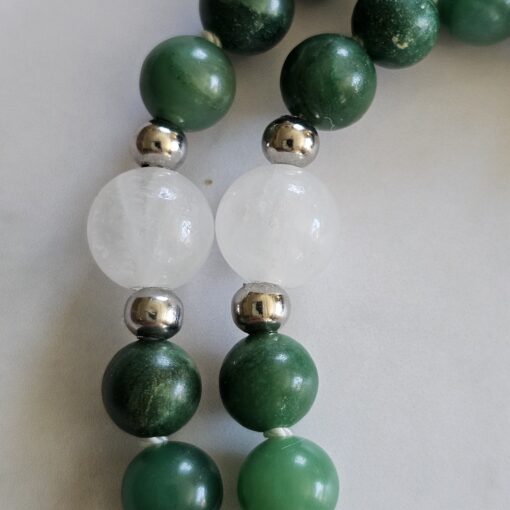 Budstone („Prasemquarz“) -Schneequarz-Mala mit Budstone-Donut – Bild 18