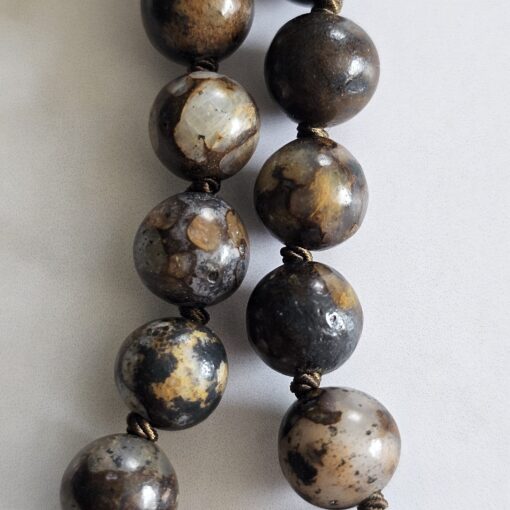 Opal (braun, brauner „Feuerspitzen“ Opal) -Mala mit kupferfarbenem Anhänger – Bild 19