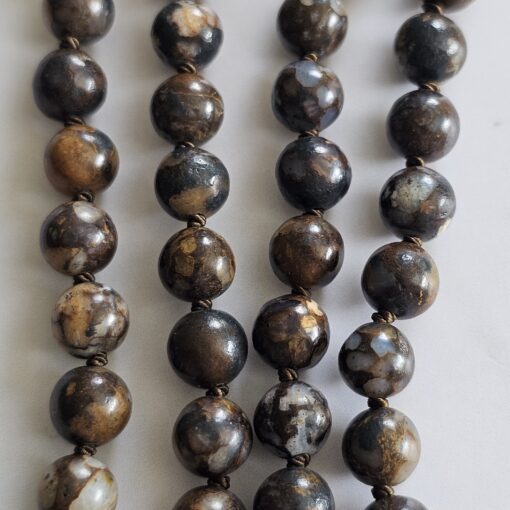 Opal (braun, brauner „Feuerspitzen“ Opal) -Mala mit kupferfarbenem Anhänger – Bild 2