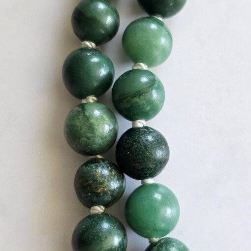 Budstone („Prasemquarz“) -Schneequarz-Mala mit Budstone-Donut – Bild 21