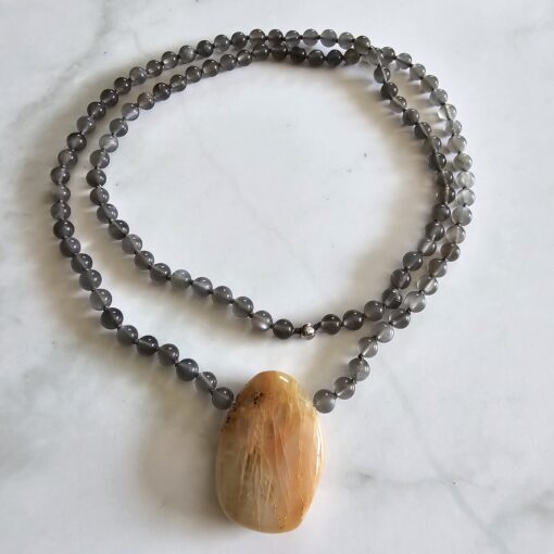 Mondstein (grau) -Mala (2) mit pfirsichfarbenem Mondstein-Anhänger und Armband – Bild 3