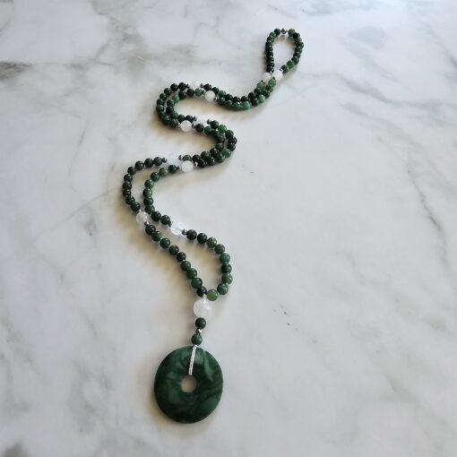 Budstone („Prasemquarz“) -Schneequarz-Mala mit Budstone-Donut – Bild 4