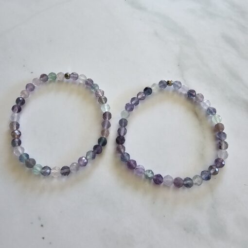 Fluorit (bunt, „Regenbogenfluorit“, facettiert) -Mala (2) mit  „Regenbogenfluorit“-Anhänger und 2 Armbändern – Bild 4