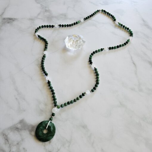 Budstone („Prasemquarz“) -Schneequarz-Mala mit Budstone-Donut – Bild 5