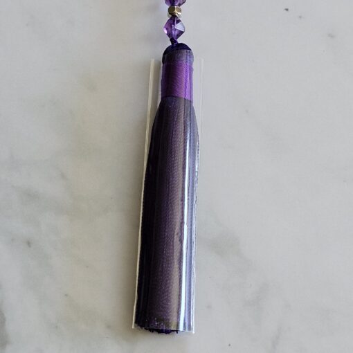 Amethyst (dunkel und facettiert) -Mala mit Seidenquaste – Bild 7
