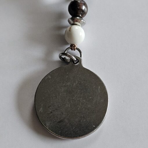 Magnesit-Opal (braun) -Mala (2) mit Edelstahlanhänger – Bild 8