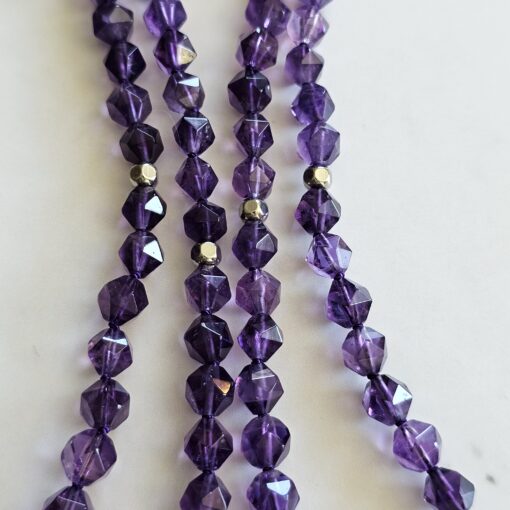 Amethyst (dunkel und facettiert) -Mala mit Seidenquaste – Bild 8