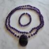 Amethyst (dunkel) -Mala mit dunklem Amethyst-Anhänger und Armband