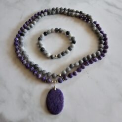 Charoit-"Adlerauge"-Mala mit Charoit-Anhänger und Armband