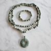 Jade (Burma Jade) -Mala (2b) mit Donut aus Burma Jade und Armband