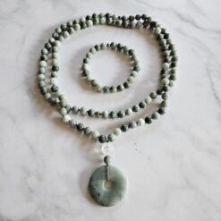 Jade (Burma Jade) -Mala (2b) mit Donut aus Burma Jade und Armband