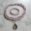 Kunzit-Bergkristall (facettiert) -Mala mit 925 Silberanhänger und Armband