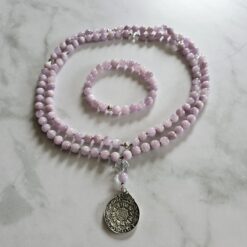 Kunzit-Bergkristall (facettiert) -Mala mit 925 Silberanhänger und Armband