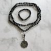 Quarz-Katzenaugen-Mala mit Edelstahlanhänger und Armband