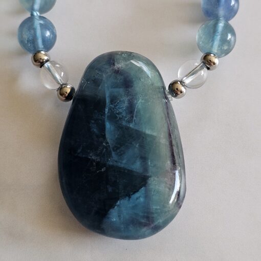 Fluorit (blau) -Bergkristall-Mala mit blau-grünem Fluorit-Anhänger und Armband – Bild 10