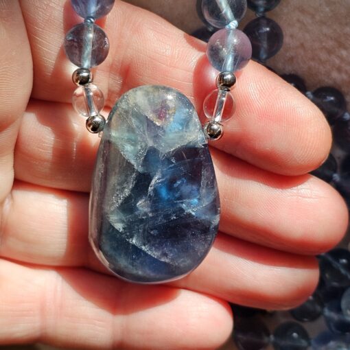 Fluorit (blau) -Bergkristall-Mala mit blau-grünem Fluorit-Anhänger und Armband – Bild 11