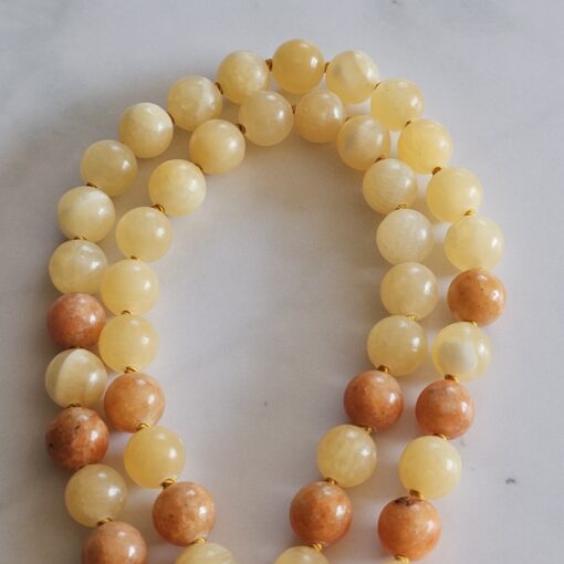 Calcit (orangefarben und gelb) -Mala mit gelbem Calcit-Donut und Armband – Bild 14