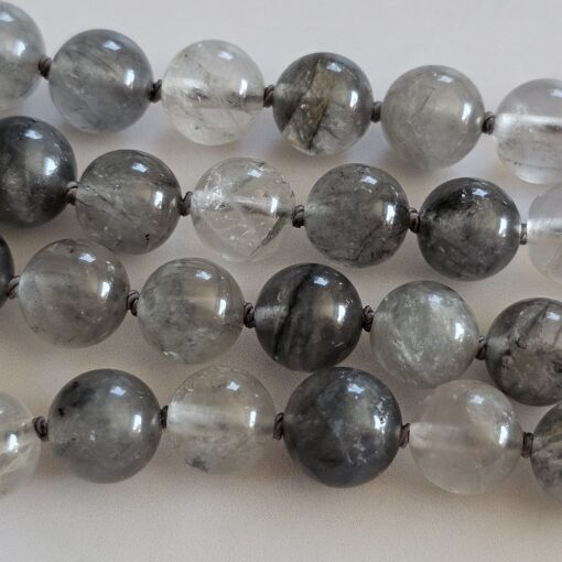 Bergkristall (dunkel, „Wolkenquarz“) -Mala mit Edelstahlanhänger und Armband – Bild 15