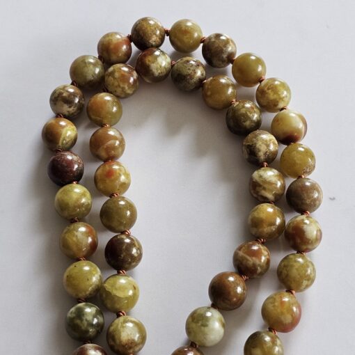 Serpentin-Mala mit kupferfarbenem Anhänger und 2 Armbändern – Bild 14