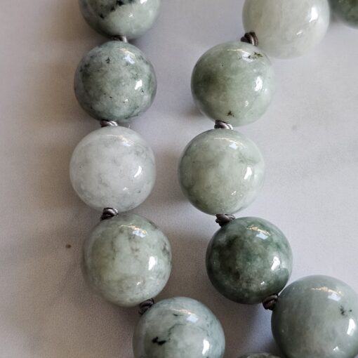 Jade (Burma Jade) -Mala (2b) mit Donut aus Burma Jade und Armband – Bild 24