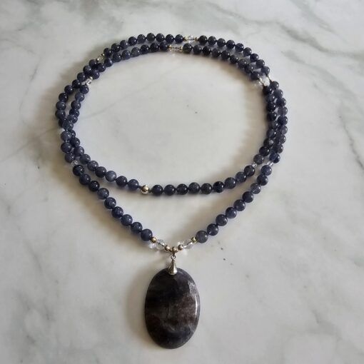 Iolith (Cordierit) -Bergkristall (facettiert) -Mala mit Iolith-Anhänger und Armband – Bild 3