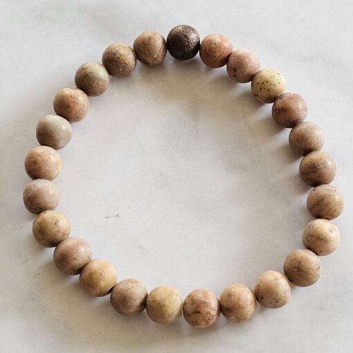 Jaspis (naturfarben und matt) -Sandelholz-Kupfer-Mala mit Kalkoolith-Anhänger und 2 Armbändern – Bild 4