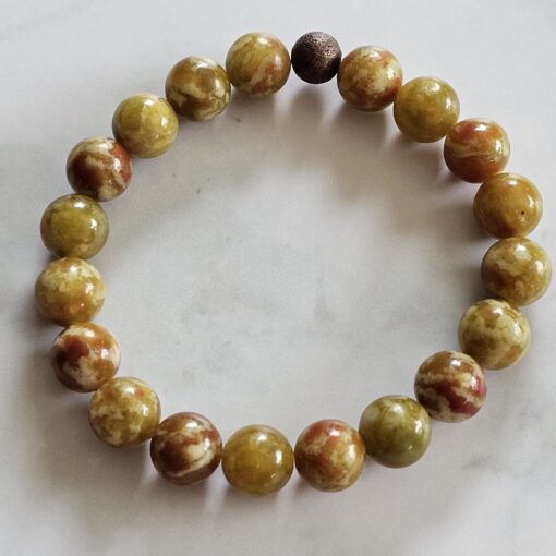 Serpentin-Mala mit kupferfarbenem Anhänger und 2 Armbändern – Bild 4