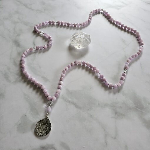 Kunzit-Bergkristall (facettiert) -Mala mit 925 Silberanhänger und Armband – Bild 7