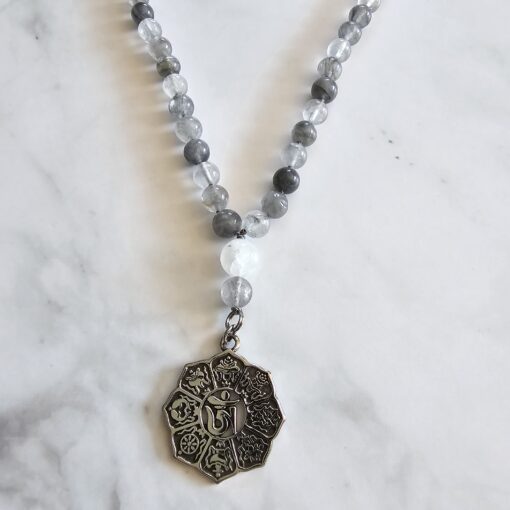 Bergkristall (dunkel, „Wolkenquarz“) -Mala mit Edelstahlanhänger und Armband – Bild 8