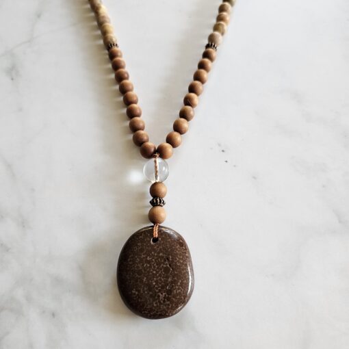 Jaspis (naturfarben und matt) -Sandelholz-Kupfer-Mala mit Kalkoolith-Anhänger und 2 Armbändern – Bild 9