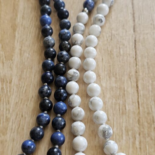 Dumortierit-Magnesit-Mala (2) mit Magnesit-Anhänger (Freiform) – Bild 8