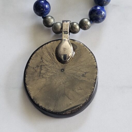 Lapislazuli-Pyrit-Mala (5) mit Anhänger mit einer Pyrit-Sonne – Bild 8