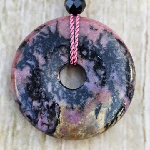 Rhodonit (facettiert) -Turmalin (schwarz, facettiert) -Mala mit Rhodonit-Donut – Bild 8