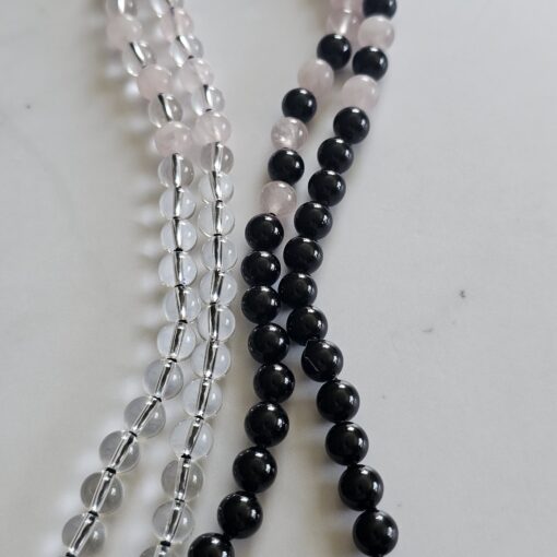 Bergkristall-Rosenquarz-Turmalin (schwarz) -Mala mit Seidenquaste – Bild 8