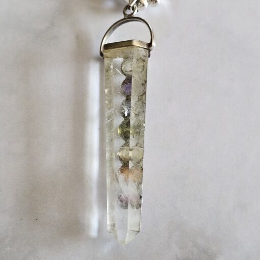 Bergkristall-Chakra-Mala (1) mit länglichem, facettiertem Chakra Anhänger (Bergkristall-Spitze) – Bild 8