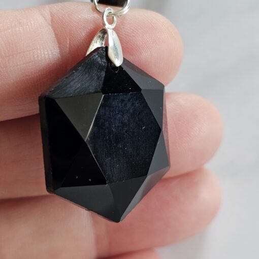 Granat (facettiert) -Turmalin (schwarz und facettiert) -Mala mit schwarzem Turmalin-Anhänger (Feenstein, Hexagon) – Bild 8