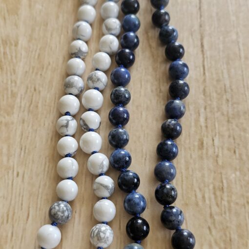 Dumortierit-Magnesit-Mala (1) mit Dumortierit-Anhänger (Tropfen) – Bild 9