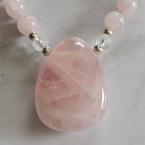 Rosenquarz-Bergkristall-Mala mit Rosenquarz-Anhänger (Freiform) und Armband – Bild 9